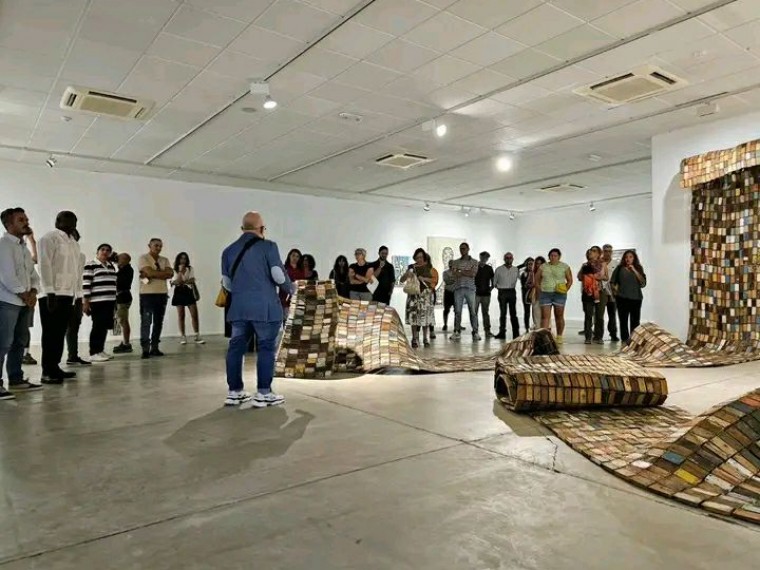 Expo La oscuridad fue el principio