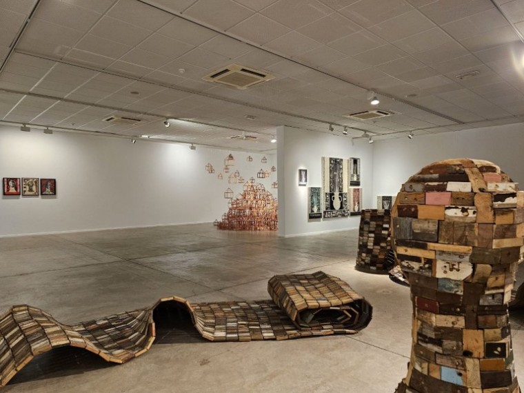 Expo La oscuridad fue el principio