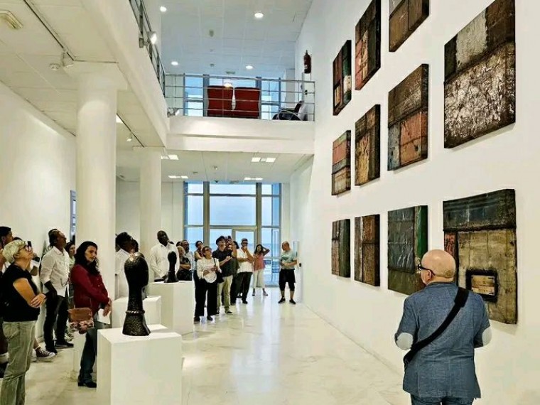 Expo La oscuridad fue el principio