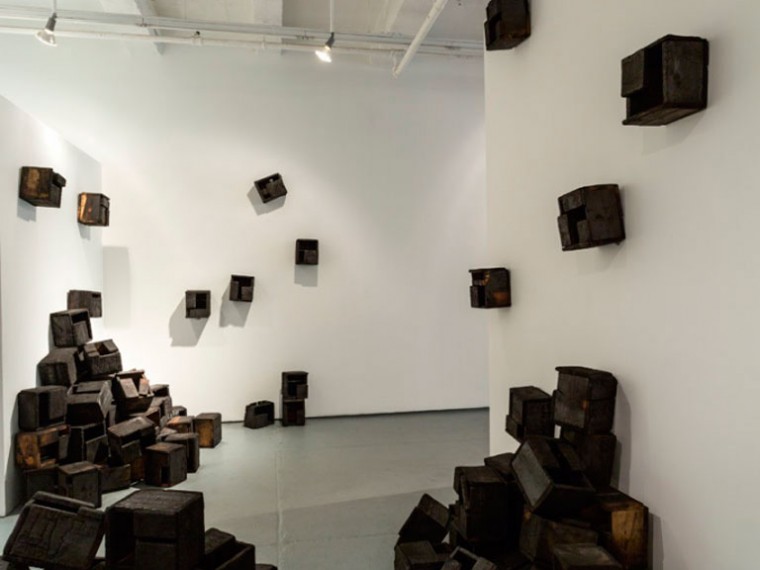 Ciudad en ascenso, 2016. Madera. Dimensiones variables